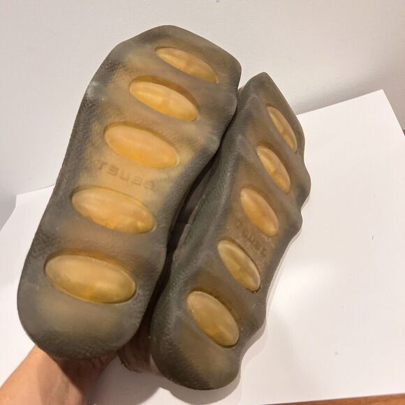 Nike Air Vapormax 2021 Knit Sneakers White Mens 9.5 DQ7633-100 Mismatched Swoosh - Picture 3 of 11